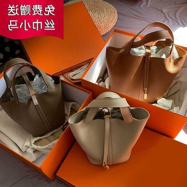 a designer tote bag her mas handbag authentic picotin women's luxury bags bag vegetable basket layer soft cow skin litchi grain bucket
a designer tote bag her mas handbag authentic picotin women's luxury bags bag vegetable basket layer soft cow skin litchi grain bucket