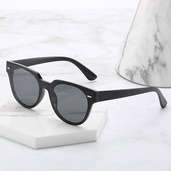 designer ray sunglasses luxury brands fashion men's and women's glasses new onepiece sunglasses classic 2168 same style sunglasses, White;black
designer ray sunglasses luxury brands fashion men's and women's glasses new onepiece sunglasses classic 2168 same style sunglasses, White;black