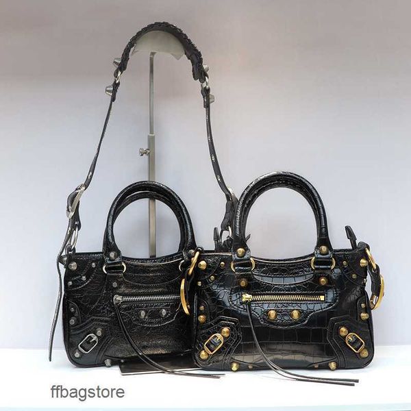 le bag girl cool bags evening cagole designer neocagole 23 autumn locomotive riveted diagonal straddle handheld tote genuine leather women
le bag girl cool bags evening cagole designer neocagole 23 autumn locomotive riveted diagonal straddle handheld tote genuine leather women