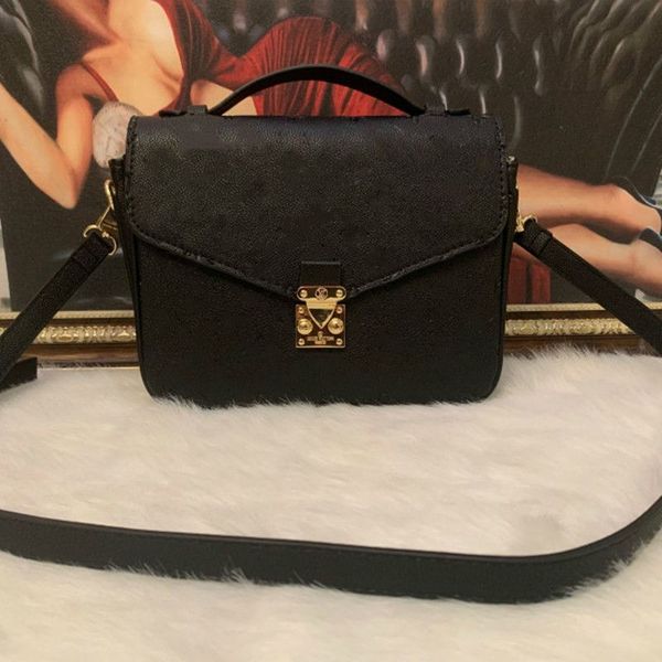 designers women handbag pochette leather metis embossing elegant shoulder bag crossbody bags shopping tote bag high-end brand leather haandb
designers women handbag pochette leather metis embossing elegant shoulder bag crossbody bags shopping tote bag high-end brand leather haandb