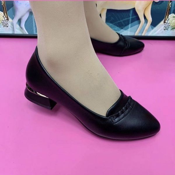 dress shoes spring women pumps pointed toe flat solid color slip on casual soft comfort pu leather chaussure femme 230807, Black
dress shoes spring women pumps pointed toe flat solid color slip on casual soft comfort pu leather chaussure femme 230807, Black