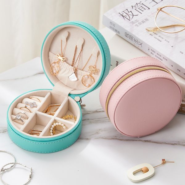 jewelry boxes women round travel box fashion pu storage organizer ladies necklace earrings rings display mini gift 230808, Black;white
jewelry boxes women round travel box fashion pu storage organizer ladies necklace earrings rings display mini gift 230808, Black;white