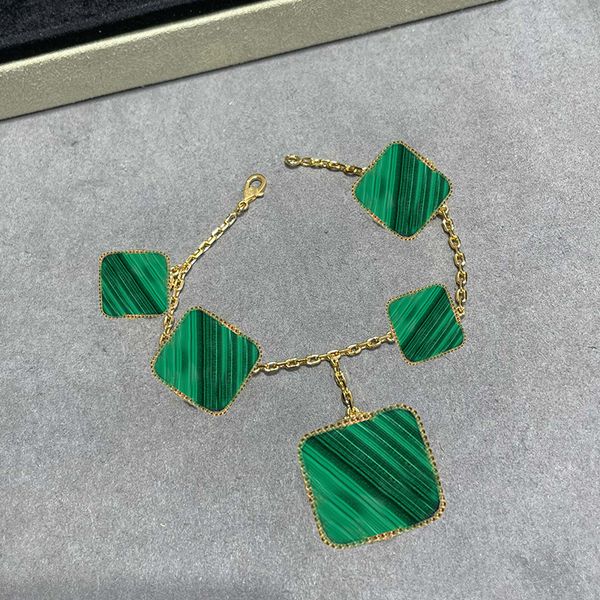 ladies vintage bracelet classic premium malachite clover pendant green jadeite medieval luxury bracelet party jewelry with gift box, Black
ladies vintage bracelet classic premium malachite clover pendant green jadeite medieval luxury bracelet party jewelry with gift box, Black