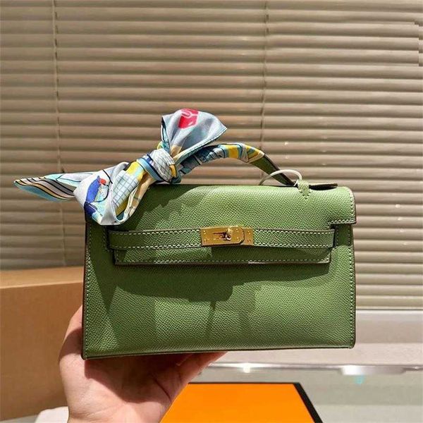 classic small handbags purse mini tote 5a bags leather golden hardware inside fashion letters multiple colors wallets 22cm
classic small handbags purse mini tote 5a bags leather golden hardware inside fashion letters multiple colors wallets 22cm