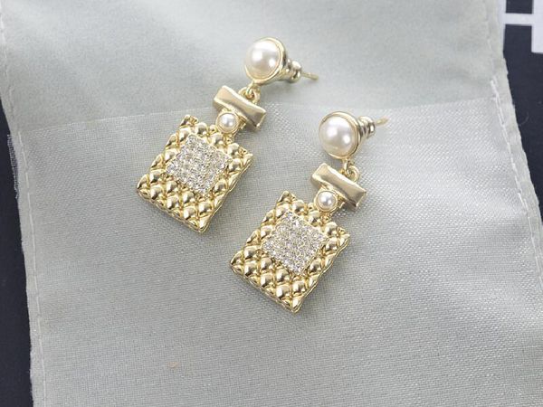 3a stud earrings cc50 stud fashion pendant earring iconic collection for women with dust bag box fendave, Golden;silver
3a stud earrings cc50 stud fashion pendant earring iconic collection for women with dust bag box fendave, Golden;silver