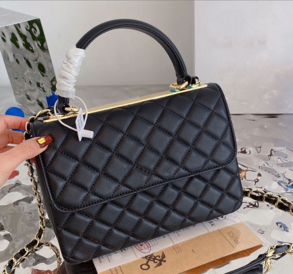 designer tote bag shoulder chain bag handbag wallet plaid wallet double letter solid color high waist square stripe women's luxury hand
designer tote bag shoulder chain bag handbag wallet plaid wallet double letter solid color high waist square stripe women's luxury hand