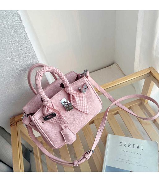 8a quality h ermes brikis designer handbags 2023 spring summer new trend 20 inch cherry blossom pink soft face cowhide lock buckle with real
8a quality h ermes brikis designer handbags 2023 spring summer new trend 20 inch cherry blossom pink soft face cowhide lock buckle with real