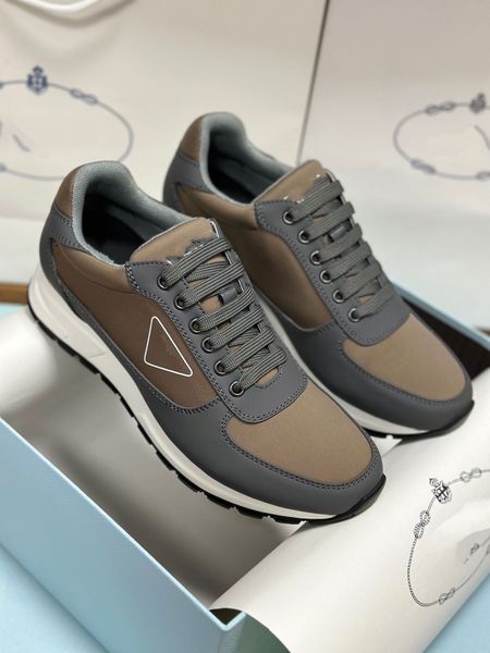 2023ss luxury designer sneakers platform mens shoes genuine leather trainers for men flat casual shoe are size38-45, Red;white
2023ss luxury designer sneakers platform mens shoes genuine leather trainers for men flat casual shoe are size38-45, Red;white