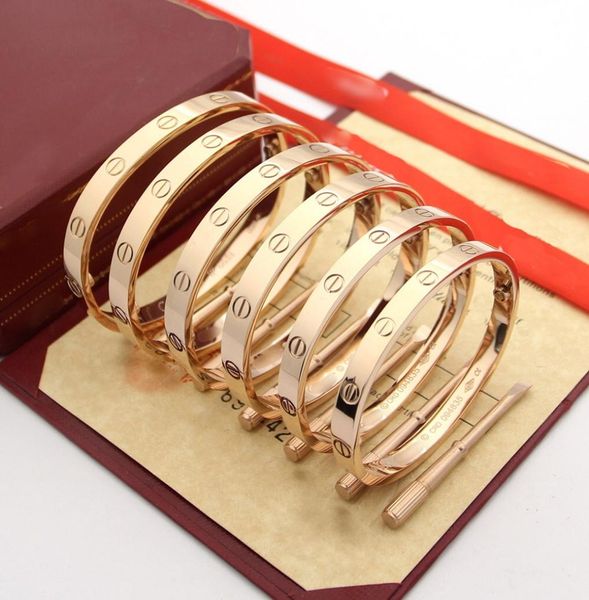 love bangle au 750 gold 18 k never fade 1821 size with box with screwdriver official5455818, Black
love bangle au 750 gold 18 k never fade 1821 size with box with screwdriver official5455818, Black