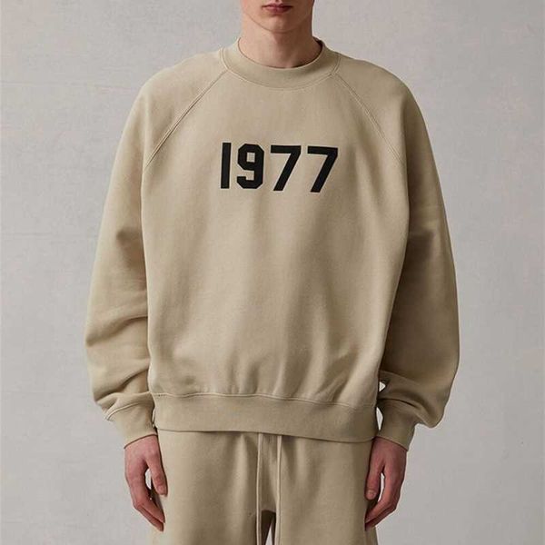 esential sweater men's round neck fashion brand loose high street women's velvet autumn 1977, Black
esential sweater men's round neck fashion brand loose high street women's velvet autumn 1977, Black