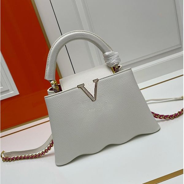 designer shoulder bag crossbody bag shell buckle tote three sizes letter bucket bag internet celebrity celebrity recommended
designer shoulder bag crossbody bag shell buckle tote three sizes letter bucket bag internet celebrity celebrity recommended