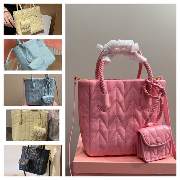 designer crossbody bag men bag fashionable bag cool bag noble and elegant and different fresh and pleasant color bright elegant classic atmo
designer crossbody bag men bag fashionable bag cool bag noble and elegant and different fresh and pleasant color bright elegant classic atmo