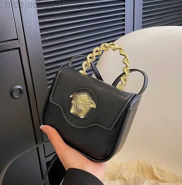 designer versages bag fashion vercaces high beauty chain bag simple light luxury one shoulder bag versatile and versatile forest 2023
designer versages bag fashion vercaces high beauty chain bag simple light luxury one shoulder bag versatile and versatile forest 2023