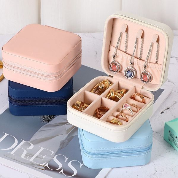 jewelry boxes travel organizer box for women necklace earrings display portable pu storage gift joyero 230808, Black;white
jewelry boxes travel organizer box for women necklace earrings display portable pu storage gift joyero 230808, Black;white