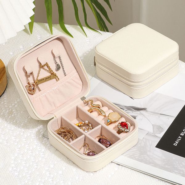 jewelry boxes portable box organizer display travel case button leather storage zipper jewelers joyero 230808, Black;white
jewelry boxes portable box organizer display travel case button leather storage zipper jewelers joyero 230808, Black;white