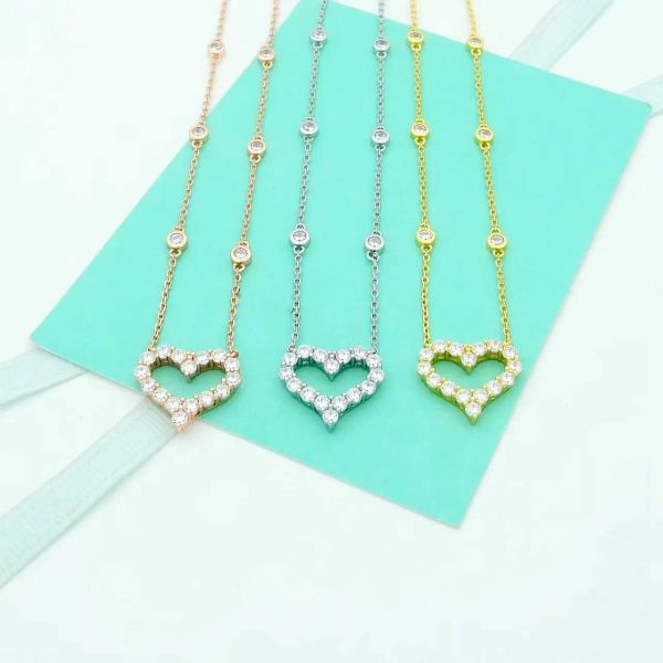 Tiff Designer Necklace Fashion Peach Heart Pendant Women's Diamond Necklace Christmas gift Girl Valentine's Day 18K Gold Jewelry Gift Factory Wholesale Tiff
Tiff Designer Necklace Fashion Peach Heart Pendant Women's Diamond Necklace Christmas gift Girl Valentine's Day 18K Gold Jewelry Gift Factory Wholesale Tiff