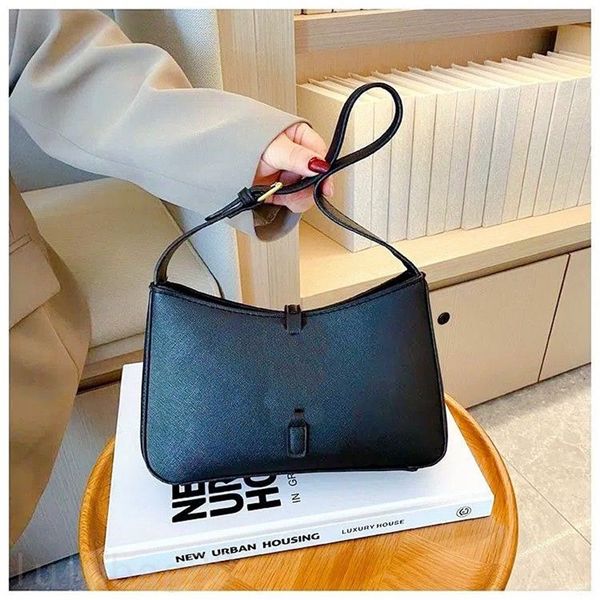 solid color shoulder bag underarm designer handbags hobo soft letter bolso simple brown white black designer bag trendy le5a7 genuine leathe
solid color shoulder bag underarm designer handbags hobo soft letter bolso simple brown white black designer bag trendy le5a7 genuine leathe