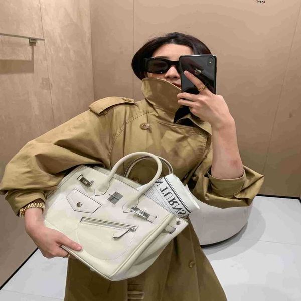 birkins h ermess handbags 5a dongsheng high capacity bag 2023 new womens crossbody one shoulder portable foreign style commuter have logo fr
birkins h ermess handbags 5a dongsheng high capacity bag 2023 new womens crossbody one shoulder portable foreign style commuter have logo fr