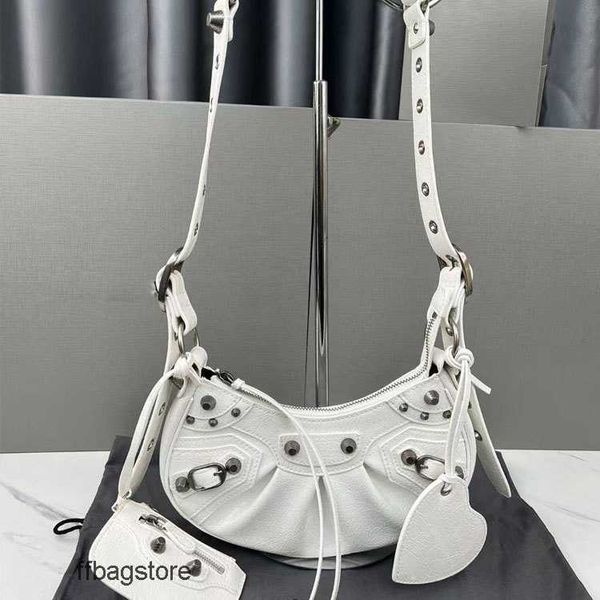neocagole cagole paris evening family bags in designer bag b le three girl one cool oil wax cowhide cracked moon tooth small high grade shou
neocagole cagole paris evening family bags in designer bag b le three girl one cool oil wax cowhide cracked moon tooth small high grade shou