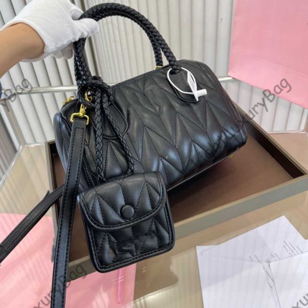 underarm pouch m designer crossbody bags luxury m mirror quality shoulder tote fashion cross body wallets women men classic female purses 23
underarm pouch m designer crossbody bags luxury m mirror quality shoulder tote fashion cross body wallets women men classic female purses 23