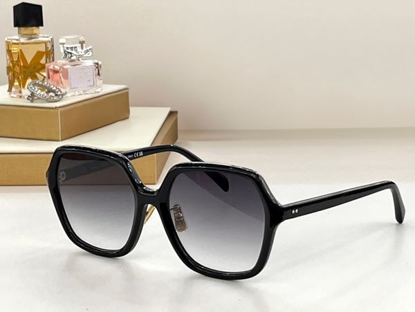 sunglasses for men women summer 40230 designers style anti-ultraviolet retro plate full frame random box, White;black
sunglasses for men women summer 40230 designers style anti-ultraviolet retro plate full frame random box, White;black