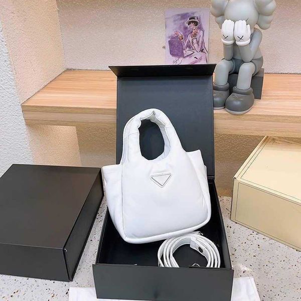 triangle luxurys designer bag totes shoulder bag leather underarm hobo bag womens men tote bag lady wallet fashion crossbody bags purses 230
triangle luxurys designer bag totes shoulder bag leather underarm hobo bag womens men tote bag lady wallet fashion crossbody bags purses 230