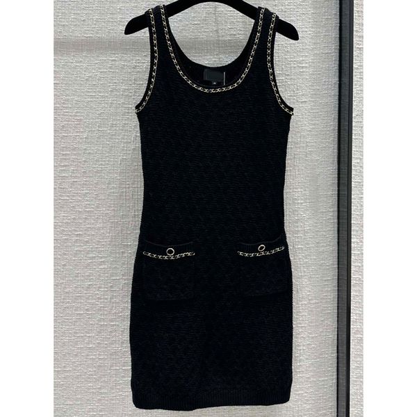 8.8 temperament scoop neck sleeveless chains decoration slim 100% cashmere knitted dress women, Black;gray
8.8 temperament scoop neck sleeveless chains decoration slim 100% cashmere knitted dress women, Black;gray