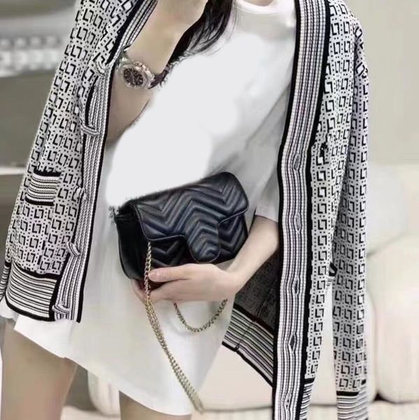 spring r women sweater high-end luxury f letter full printed button cardigan cardigan v-neck comfort and warmth, White;black
spring r women sweater high-end luxury f letter full printed button cardigan cardigan v-neck comfort and warmth, White;black