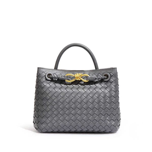2023 woven designer purse andiamo handbag bag botegas new metal rope buckle niche design simple shoulder large capacity fashionable crossbod
2023 woven designer purse andiamo handbag bag botegas new metal rope buckle niche design simple shoulder large capacity fashionable crossbod