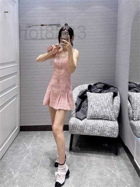 2023 new womens designer clothing summer dress mini dress tweed women dress camellia dress pink party dress mother's day gift mogi, White;black
2023 new womens designer clothing summer dress mini dress tweed women dress camellia dress pink party dress mother's day gift mogi, White;black