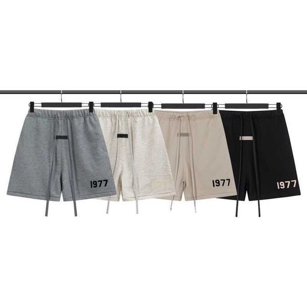 1977 american fashion esential season 8 double track high street casual loose men's and women's drawstring shorts, White;black
1977 american fashion esential season 8 double track high street casual loose men's and women's drawstring shorts, White;black