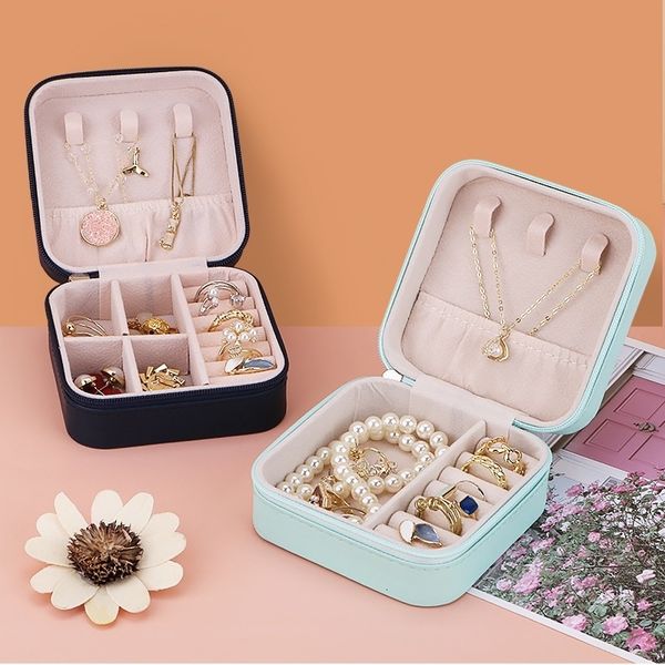 jewelry boxes portable box candy color display travel storage organizer ring necklace earrings mini zipper 230808, Black;white
jewelry boxes portable box candy color display travel storage organizer ring necklace earrings mini zipper 230808, Black;white