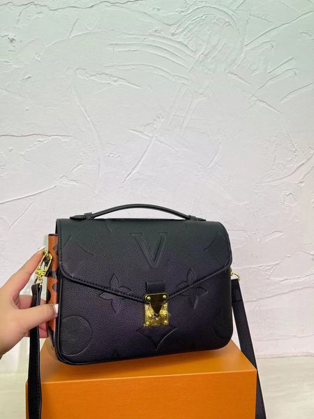 luxury shoulder bag designer bag cross body wallet fashionable handbag leather crossbody bag women bag large capacity composite shopping bag
luxury shoulder bag designer bag cross body wallet fashionable handbag leather crossbody bag women bag large capacity composite shopping bag