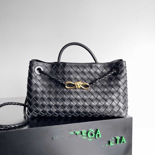 designer andiamo bag botegas purse the new horizontal design of b family more exquisite and elegant with cowhide weaving length 29 width 18
designer andiamo bag botegas purse the new horizontal design of b family more exquisite and elegant with cowhide weaving length 29 width 18