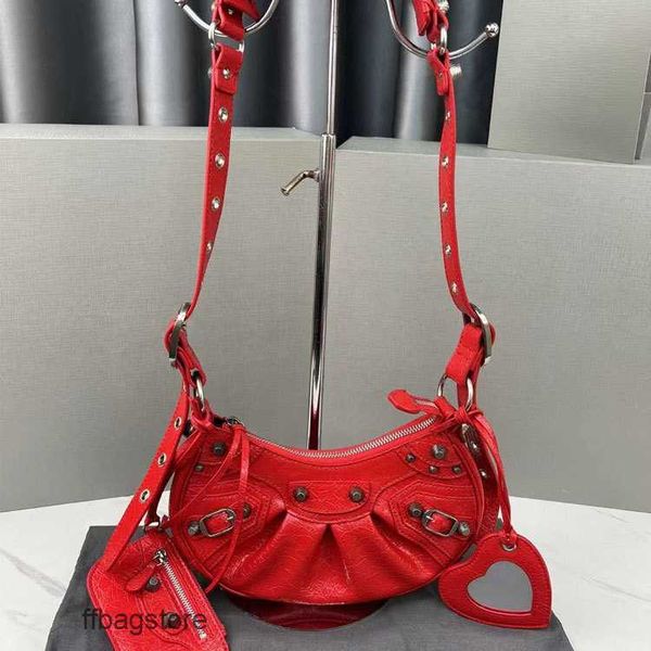 family bags designer bag le girl cool neocagole cagole b paris three in one evening oil wax cowhide cracked moon tooth small high grade shou
family bags designer bag le girl cool neocagole cagole b paris three in one evening oil wax cowhide cracked moon tooth small high grade shou