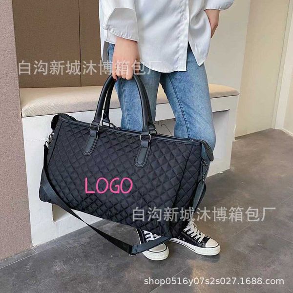 spring and summer 2023 new lingge large capacity travel bag trend letter outdoor sports fitness bag men's and women's luggage bag
spring and summer 2023 new lingge large capacity travel bag trend letter outdoor sports fitness bag men's and women's luggage bag