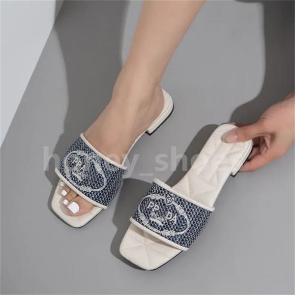 slippers embroidered fabric sandals designer slides women slipper luxury p slide sandal casual chunky heels fashion summer beach low heel sh, White;red
slippers embroidered fabric sandals designer slides women slipper luxury p slide sandal casual chunky heels fashion summer beach low heel sh, White;red