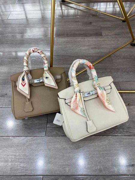 luxury h ermes brikis's handbags for women popular bag crossbody women's 2023 new one shoulder large foreign style handbag 25 inch
luxury h ermes brikis's handbags for women popular bag crossbody women's 2023 new one shoulder large foreign style handbag 25 inch