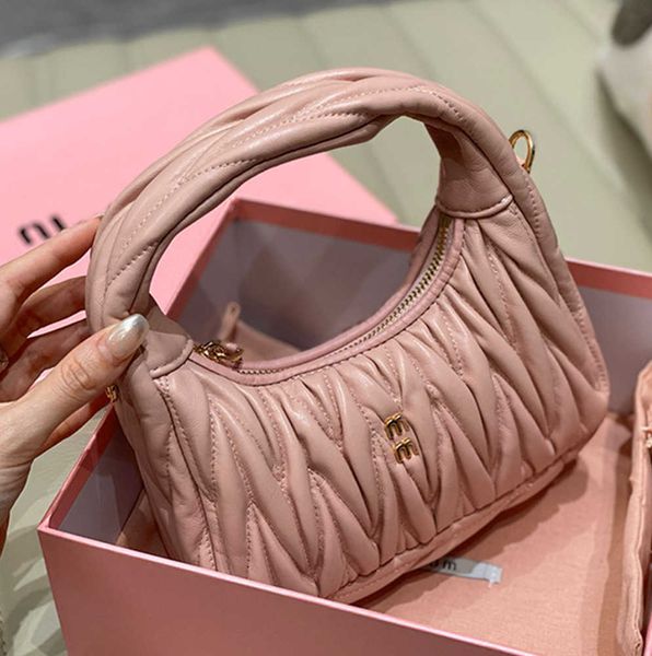 luxury designer miui miu wander matelasse bags womens mens handbags shoulder clutch crossbody bag purses genuine leather pochette tote commu
luxury designer miui miu wander matelasse bags womens mens handbags shoulder clutch crossbody bag purses genuine leather pochette tote commu