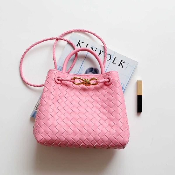 small bag botegas purse designer design leather andiamo three-dimensional woven with metal knot support special large capacity portable shou
small bag botegas purse designer design leather andiamo three-dimensional woven with metal knot support special large capacity portable shou