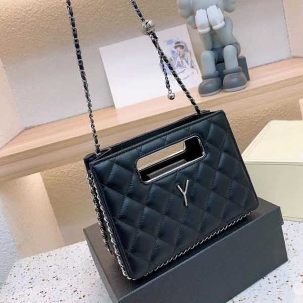 2023 diamond designer bag crosbody tote bag shoulder chain bags luxury handbag purse small totes cross body silver letters leather 5a
2023 diamond designer bag crosbody tote bag shoulder chain bags luxury handbag purse small totes cross body silver letters leather 5a