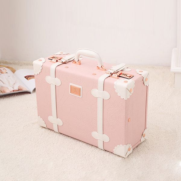 duffel bags 13" inch waterproof vintage trunk box case bag luggage small suitcase floral decorative with straps for women 230807
duffel bags 13" inch waterproof vintage trunk box case bag luggage small suitcase floral decorative with straps for women 230807