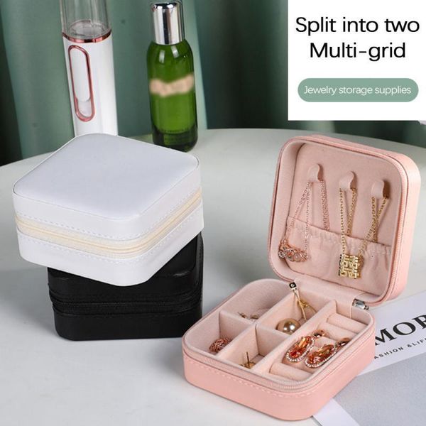 jewelry boxes upgrade square box organizer display ornament case candy color pu storage earrings necklace carrying 230808, Black;white
jewelry boxes upgrade square box organizer display ornament case candy color pu storage earrings necklace carrying 230808, Black;white