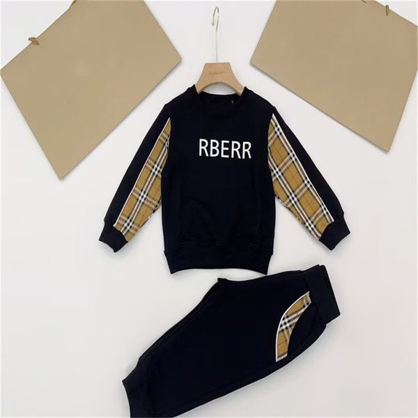new style designer winter suit cotton brand letters high-end children's sports suit size 90cm-150cm a30, White
new style designer winter suit cotton brand letters high-end children's sports suit size 90cm-150cm a30, White