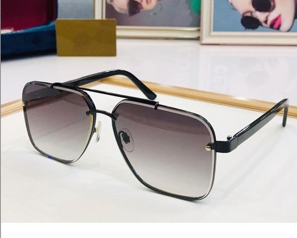 2023 sunglasses black metal plank frame purple square gradient color glasses available with box, White;black
2023 sunglasses black metal plank frame purple square gradient color glasses available with box, White;black