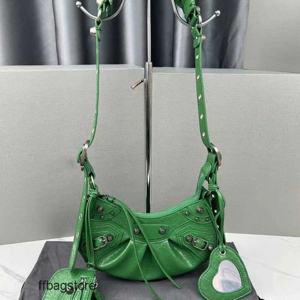 cool in designer bag le girl cagole neocagole family b paris three evening one bags oil wax cowhide cracked moon tooth small high grade shou
cool in designer bag le girl cagole neocagole family b paris three evening one bags oil wax cowhide cracked moon tooth small high grade shou