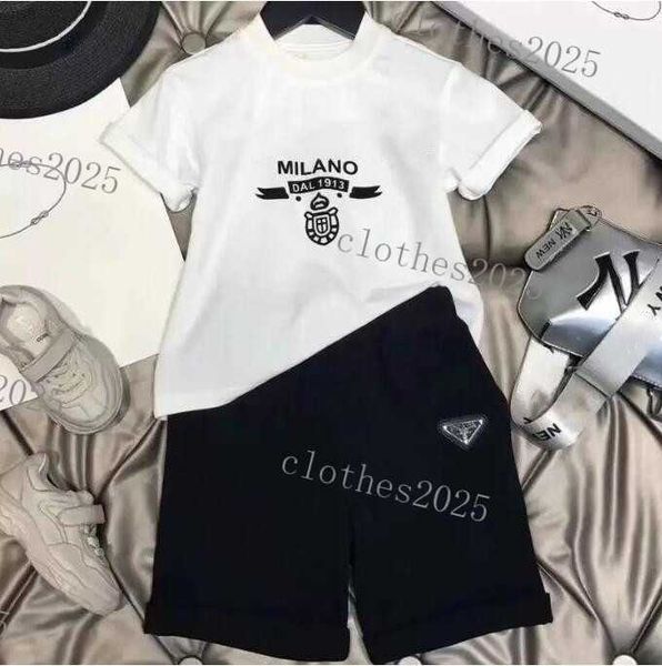 2022ss child designer clothe sets childrens kids short sleeve t-shirt + print shorts set suit brand boys clothing cotton tees size black whi, Black;white
2022ss child designer clothe sets childrens kids short sleeve t-shirt + print shorts set suit brand boys clothing cotton tees size black whi, Black;white