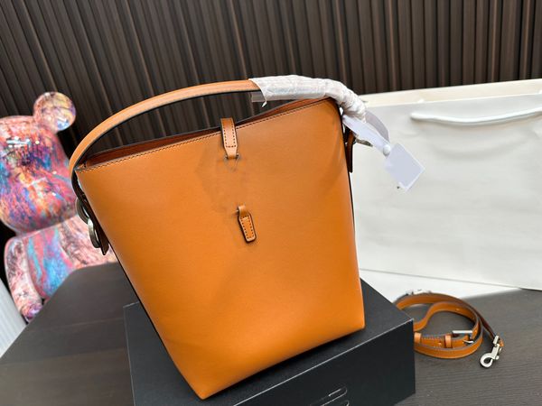 designer le 37 designer bag shiny leather bucket bag drawstring shoulder bags women bags crossbody tote 2-in-1 purse luxurys handbags
designer le 37 designer bag shiny leather bucket bag drawstring shoulder bags women bags crossbody tote 2-in-1 purse luxurys handbags