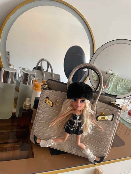 h ermes brikis's evening bags for women in net red cute spice girl bag bag handheld women's 2023 new fashion with real logo
h ermes brikis's evening bags for women in net red cute spice girl bag bag handheld women's 2023 new fashion with real logo