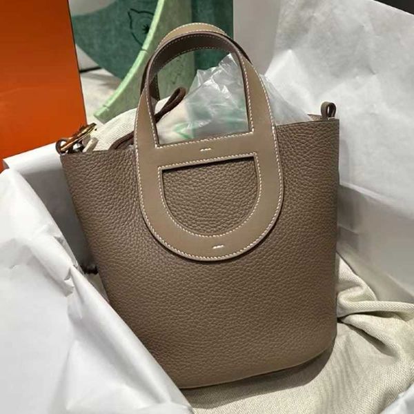 a designer tote bag her mas handbag real leather shoulder totes fashion bags famous brand designer quality vegetable basket large capacity l
a designer tote bag her mas handbag real leather shoulder totes fashion bags famous brand designer quality vegetable basket large capacity l